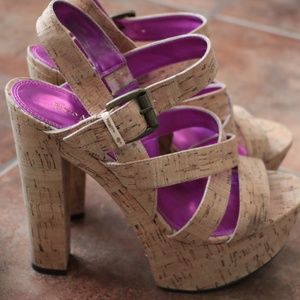 9.5 Enzo Angiolini Cork Danicio 5" platform heels